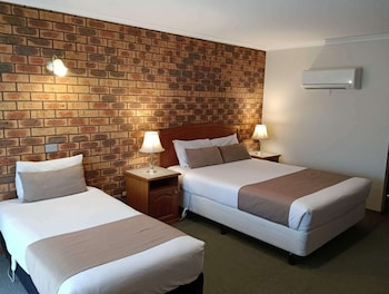 Standard Spa Twin Room - 1 Queen Bed and 1 Single Bed