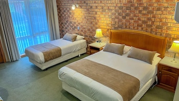Standard Room - 1 Queen Bed and 1 Twin Bed or 1 Queen Bed