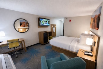 Room, 1 Queen Bed, Accessible, Non Smoking (Mobility Accessible)