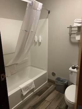 Standard Room, 1 Queen Bed
