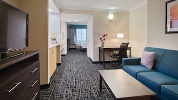 Suite, 1 King Bed, Non Smoking, Refrigerator & Microwave
