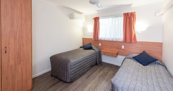 Standard Suite, 2 Bedrooms, Non Smoking, Kitchen (Self Contained)