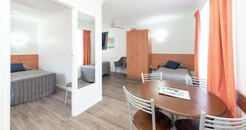 Family Suite, 2 Bedrooms, Non Smoking (Large Family)