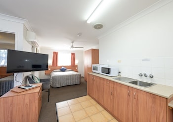 Standard Suite, 2 Bedrooms, Non Smoking, Kitchen (Self Contained)