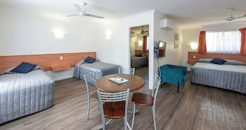 Standard Suite, 2 Bedrooms, Non Smoking, Kitchen (Self Contained)