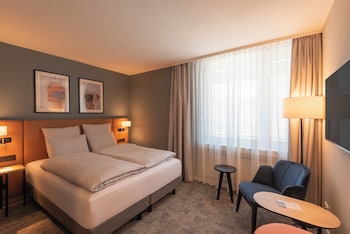 Standard Room, 1 Queen Bed