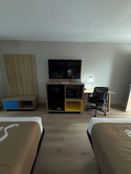 Double Room, 2 Double Beds (non smoking)