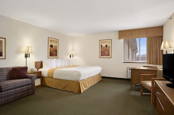 Studio Suite, 1 King Bed, Non Smoking