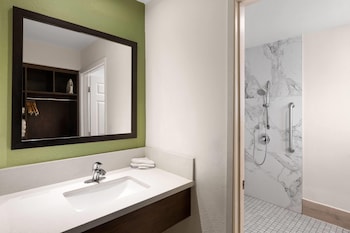 Room, 2 Queen Beds, Accessible, Non Smoking (Tub with Grab Bars)