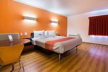 Deluxe Room, 1 King Bed, Non Smoking, Refrigerator & Microwave