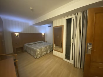 Double Room (Interior)
