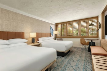 Room, 2 Queen Beds, Garden View