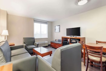 Suite, 1 King Bed with Sofa bed, Accessible, Non Smoking