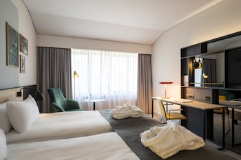 Standard Room, 1 King Bed