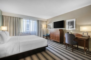 Standard Room, 1 King Bed, Accessible, Bathtub