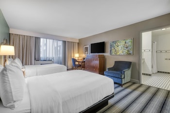 Standard Room, 2 Double Beds, Accessible, Bathtub (Larger Room)