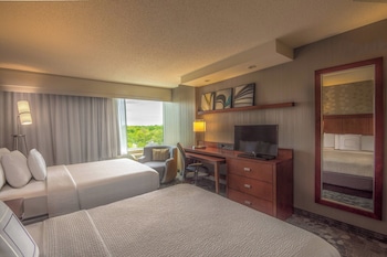 Room, 2 Queen Beds, Hearing Accessible, Balcony