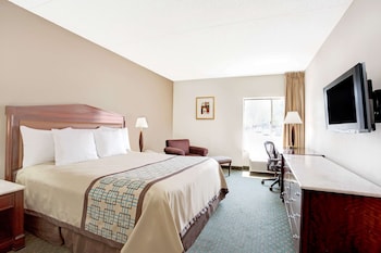 Standard Room, 1 King Bed, Accessible, Non Smoking