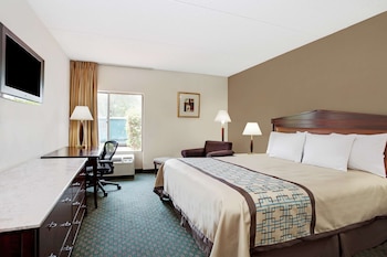 Standard Room, 1 King Bed, Accessible, Non Smoking