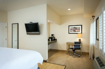 Studio, 1 King Bed