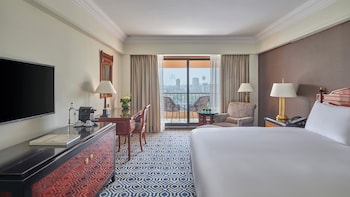 Classic Room, 1 King Bed, City View