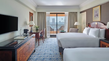 Classic Room, 1 King Bed, Accessible, Club Lounge Access (Nile View)