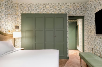 Standard Room, 1 King Bed