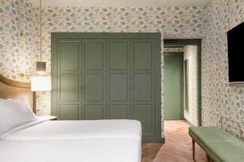 Standard Room, 1 King Bed