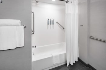 Suite, 1 King Bed with Sofa bed, Accessible Bathtub