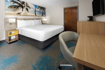 Standard Room, 1 King Bed