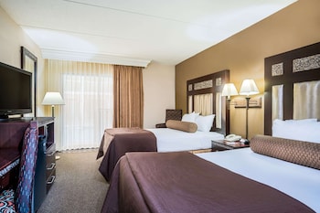 Room, 2 Double Beds, Non Smoking, Poolside