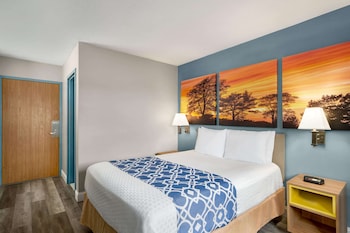 Standard Room, 1 Queen Bed