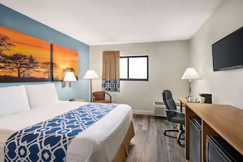 Standard Room, 1 Queen Bed