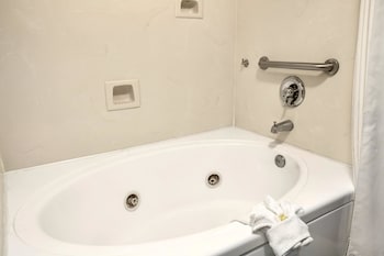 Suite, 1 King Bed, Non Smoking