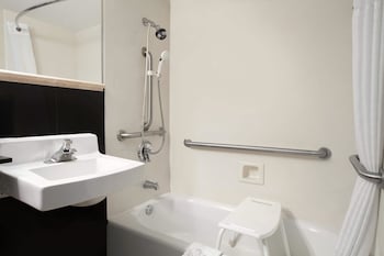 Room, 1 Queen Bed, Accessible, Non Smoking (Bathtub w/ Grab Bars)