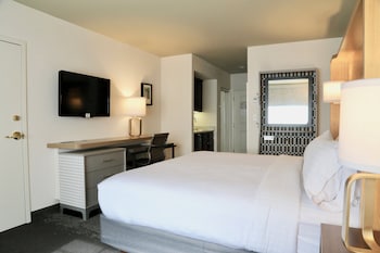 Standard Room, 1 King Bed