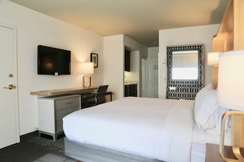 Standard Room, 1 King Bed