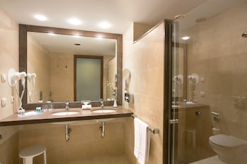 Double Room (with extra bed)