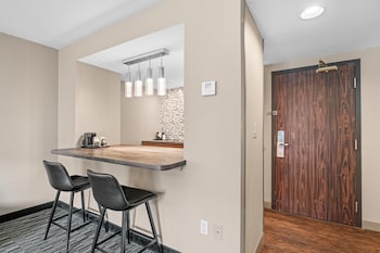 Suite, 2 Queen Beds, Non Smoking, Kitchenette
