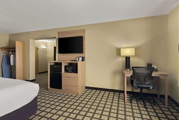 Suite, 1 King Bed, Non Smoking