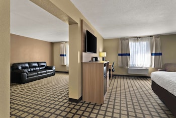 Suite, 1 King Bed, Non Smoking