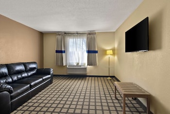 Suite, 1 King Bed, Non Smoking