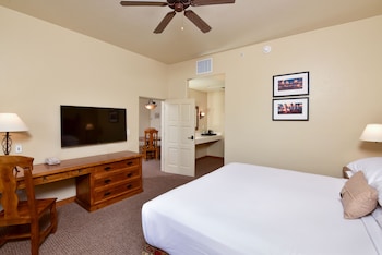 1 Bedroom Deluxe Suite