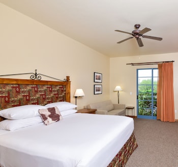 Deluxe Room, 1 King Bed (with Sofa Bed)