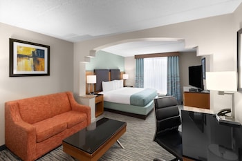 Suite, 1 King Bed with Sofa bed, Non Smoking