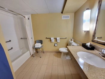 Suite, 1 King Bed, Accessible, Non Smoking