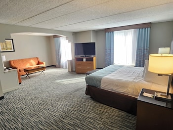 Suite, 1 King Bed with Sofa bed, Non Smoking