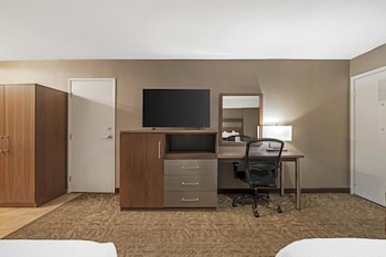 Standard Room, 2 Double Beds, Non Smoking, Refrigerator & Microwave