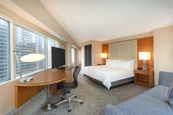 Premier Corner Room, 1 King Bed, City View