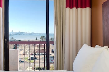 Room, 1 King Bed, Bay View (Hearing Accessible)